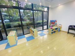 -黄浦乐烁龙鱼宝贝托育园(海潮路校区)