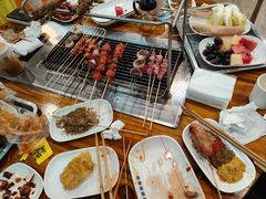 -哈尔滨小酒馆·鲜肉现穿自助烧烤(康新花园店)
