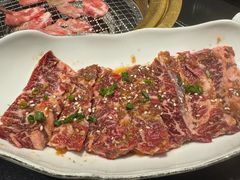 -山川小町·极番烧肉(新地假日广场店)