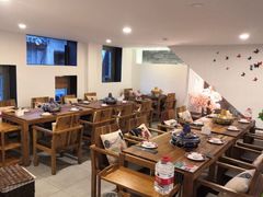 大堂-毛辣果·贵州红酸汤牛肉火锅(西单店)