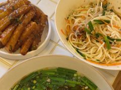 -粉八·云南米线·建水烧烤(常熟路店)