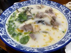 -76人老烩面(龙湖泰山路店)