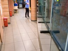 -麦当劳(虹梅路地铁站店)