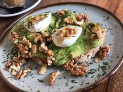 牛油果煮蛋吐司-RAC BAR(安福路店)