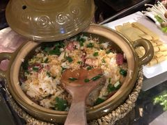 腊肉煲仔饭-大匠工房古船木艺术餐厅·猪肚鸡专门店(长白仙岛店)