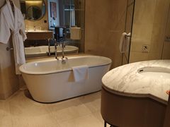 -上海佘山世茂艾美酒店