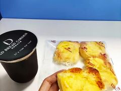 -顶东面包花园·生日蛋糕(世博店)