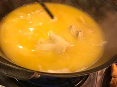 -鲜入围煮花胶鸡海鲜火锅