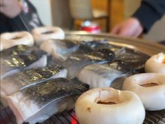 -围炉肉舍•炭烤活鳗•丹东海鲜烤肉(步行街店)