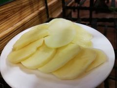 土豆-东巴谷野生菌火锅餐厅