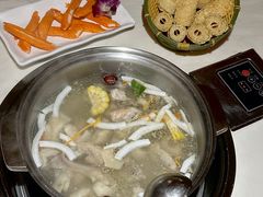 -喃喃椰·糟粕醋·椰子鸡火锅(七堡花园店)