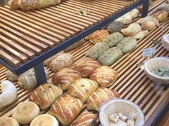 -焙丽拾光(麦凯乐直营店)