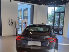 -TESLA 特斯拉(上海太古汇体验店)