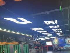 -极限PLAY运动娱乐新世界·团建派对潮玩休闲馆·室内蹦极高空游乐园