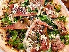 火腿芝麻菜披萨-城市大道红炉披萨烘焙坊