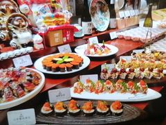 -雍容荟帝王蟹活龙虾展台自助(IFS黑金店)