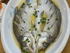 清蒸白鱼-品鲜村农家菜·阳澄湖大闸蟹(总店)
