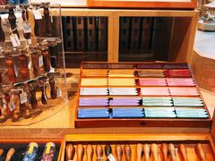 面包甜点陈列柜-猫的天空之城概念书店(苏州诚品店)