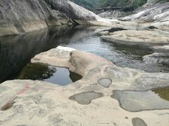 -燕子河大峡谷天坑仙境