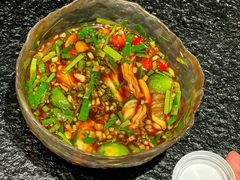 -何妹湿辣牛肉·粤式烧烤砂煲(桂雅路店)