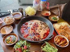 -萍姐火锅·公路夜市(武汉首店)