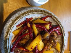 老王头牌黄焖鸡-隔壁老王·家常云南菜(花巷店)