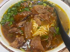 -钢阳酸菜红烧牛肉面(季乐路店)