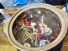 -广味炭炉鸡煲(宝业路分店)