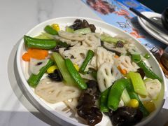 荷塘月色-粤小馆(天安云谷店)
