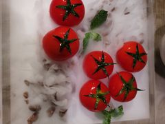 番茄脆菇沙拉-小大董·烤鸭(凤凰汇店)