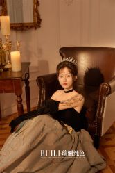 点击看大图 -艾拉·女王婚纱礼服馆