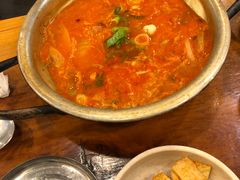 金枪鱼辣白菜汤-金北顺大锅家(신사본점)