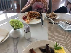 三文鱼-湖景知味西餐厅•自助餐• 轻食(南京金茂威斯汀大酒店)