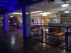 -奔马滚轴溜冰场