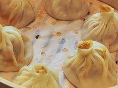 蟹粉小笼包-绿波廊(豫园店)