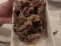 香酥鱿鱼圈配香草蛋黄酱-WOLFGANG PUCK KITCHEN & BAR(迪士尼小镇店)