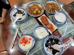 -赵记传承特色牛奶甜品(泉城广场店)