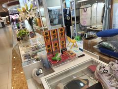 -爱革·洗衣改衣·洗鞋修鞋·洗包修包·奢侈品护理(宝地广场店)