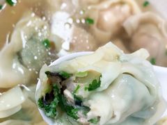 香菜木耳鲜肉-顶巧鸡汤馄饨(虹口总店)