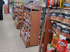 -全家便利店(莲花池东路店)