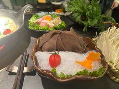 -湊湊火锅·茶憩(杭州湖滨银泰in77店)
