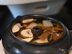 山珍蒸馏汽锅鸡-泓0871臻选云南菜·味庄