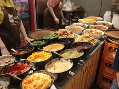自助取餐区-爆炸头阿姨小四川正宗川味小吃(无任何分店)