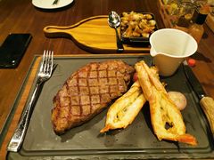 -恰餐厅及酒吧 CHAR Bar & Grill (北京丽都皇冠假日店)