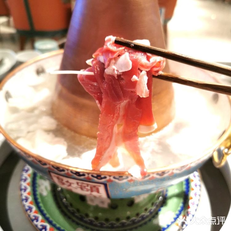 网红人气羊围脖惊艳亮相 额尔敦传统涮羊肉火锅