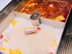 牛油金汤鸳鸯锅-九鼎轩脆毛肚火锅(南京东路店)