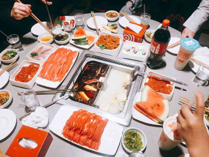 海底捞火锅(印象汇店)-"从等位到用餐完毕,几乎没有什么好挑剔的.