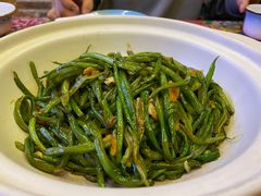 东北豆角丝炒肉-闯关东东北农家菜(崂山石老人店)