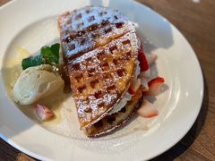 -ROAST coffee & eatery