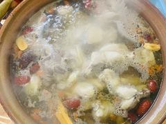 炭炉果鸡煲-威邵鸡煲(西华路总店)